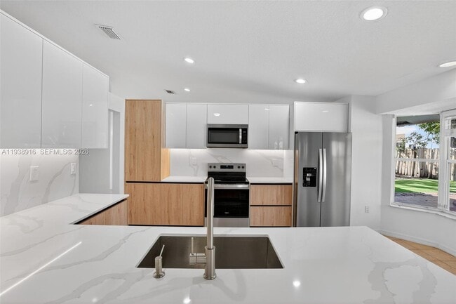 Building Photo - 14300 SW 152nd Pl