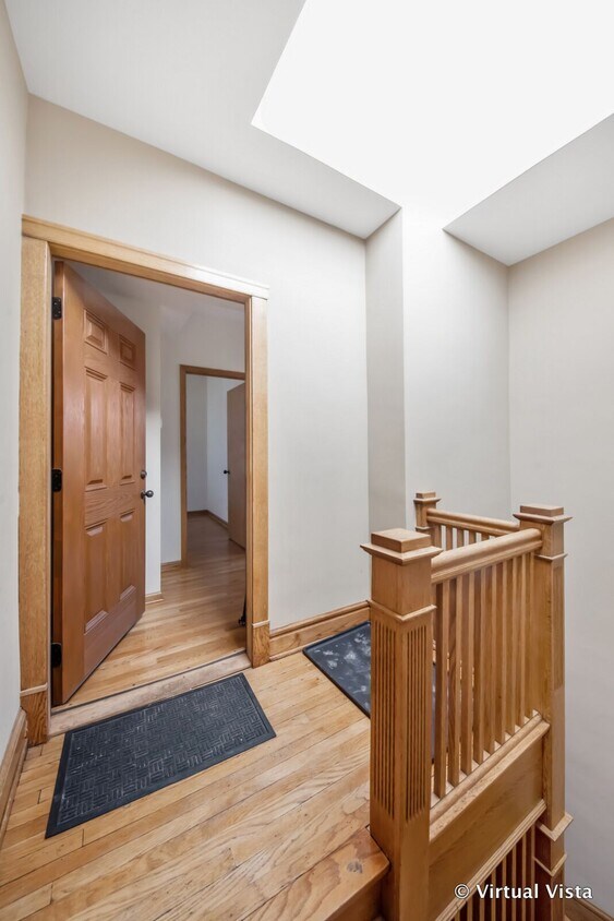 Primary Photo - 1236 W Devon Ave