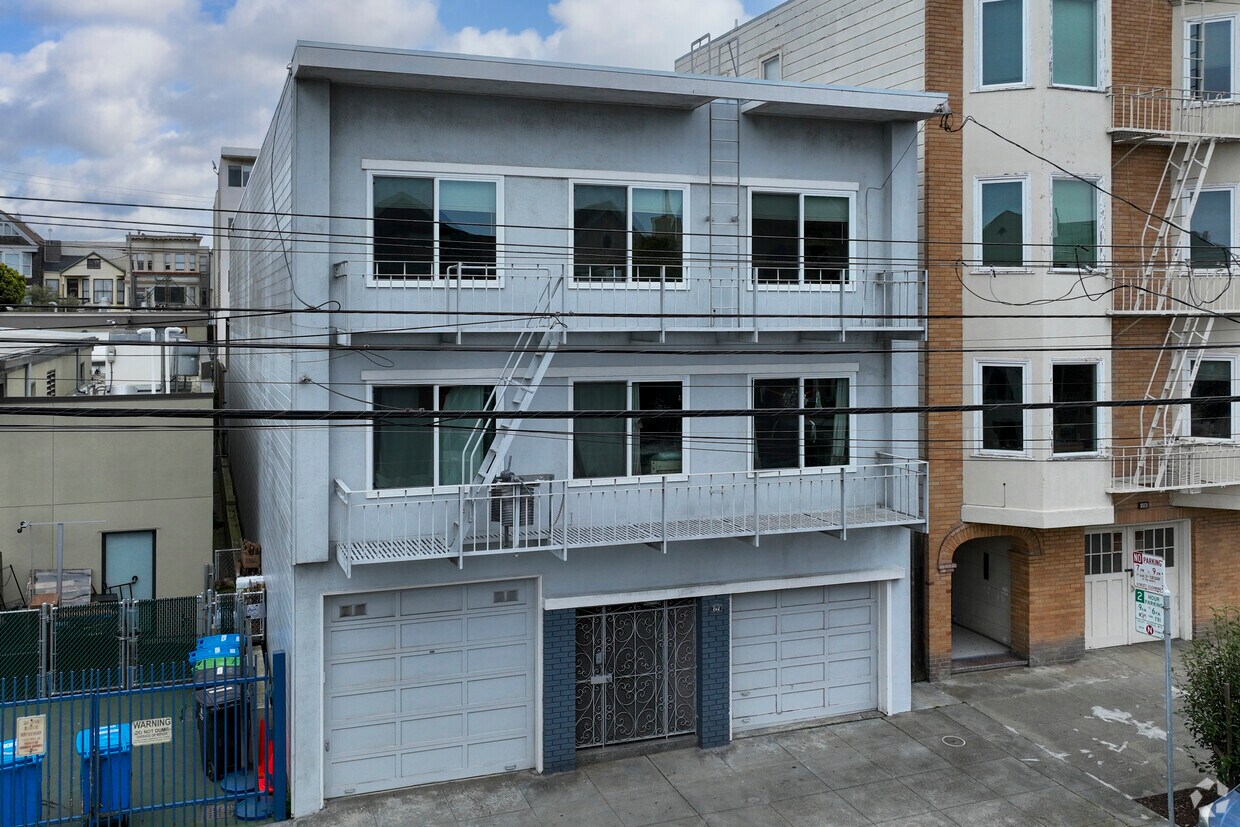 Primary Photo - 262 7th Ave