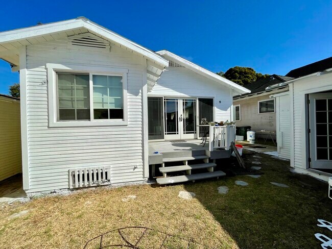 Backyard - 311 N Francisca Ave
