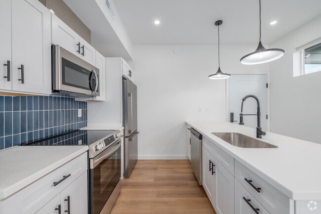 1BR, 1BA - Kitchen - Type A - Harbor Flats