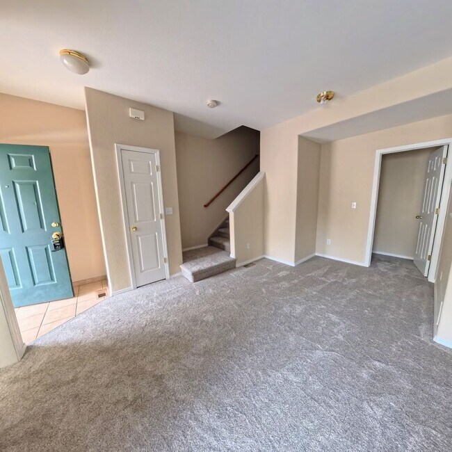 Foto del edificio - 3 bedroom 1.5 bath close to Fort Carson