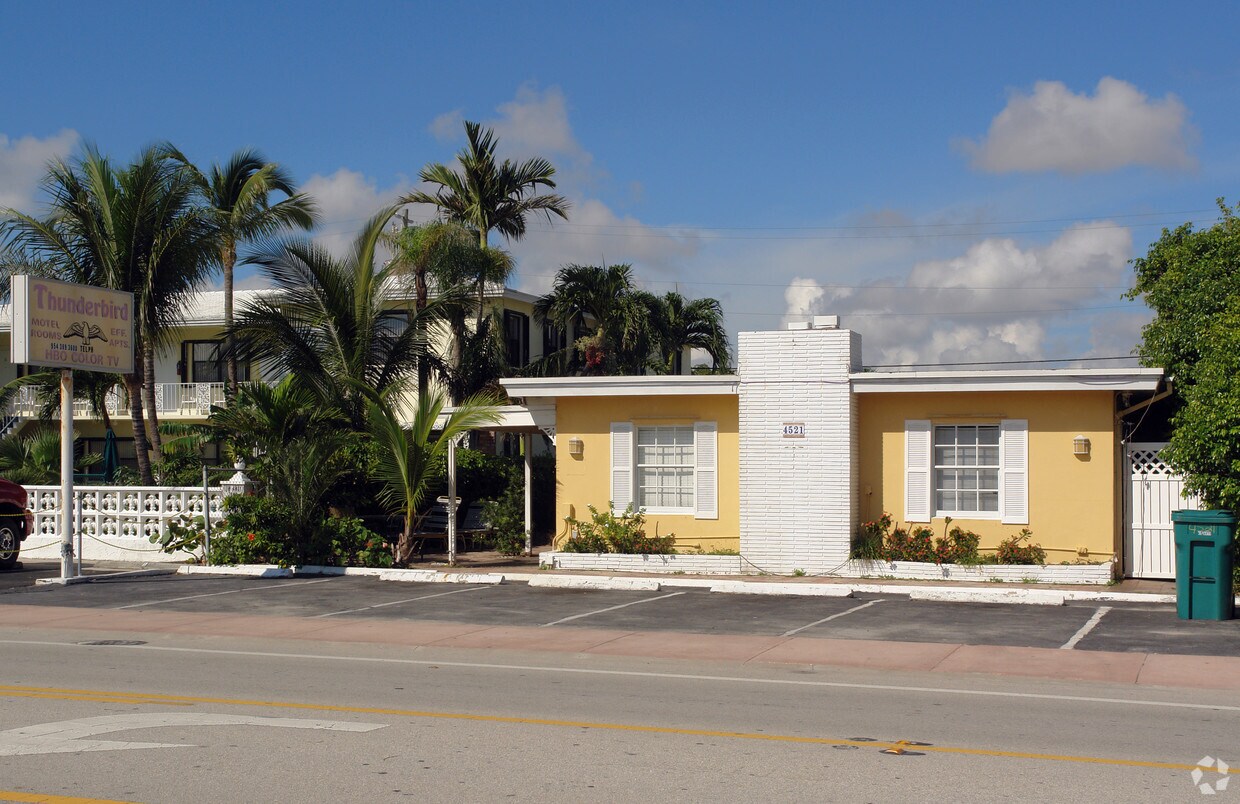 Foto del edificio - Thunderbird