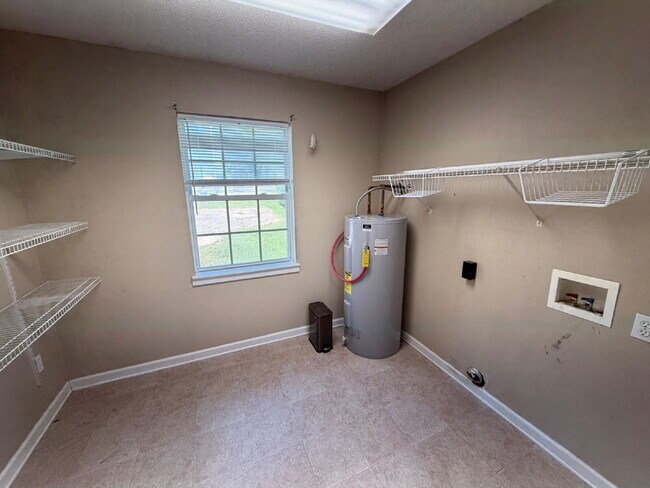 Building Photo - Unit #1 in triplex available FOR RENT in Taylor, AL