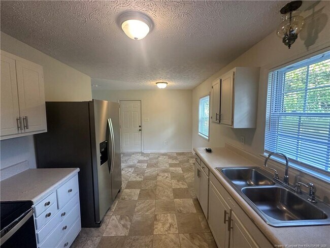 Building Photo - 6517 Portsmouth Dr