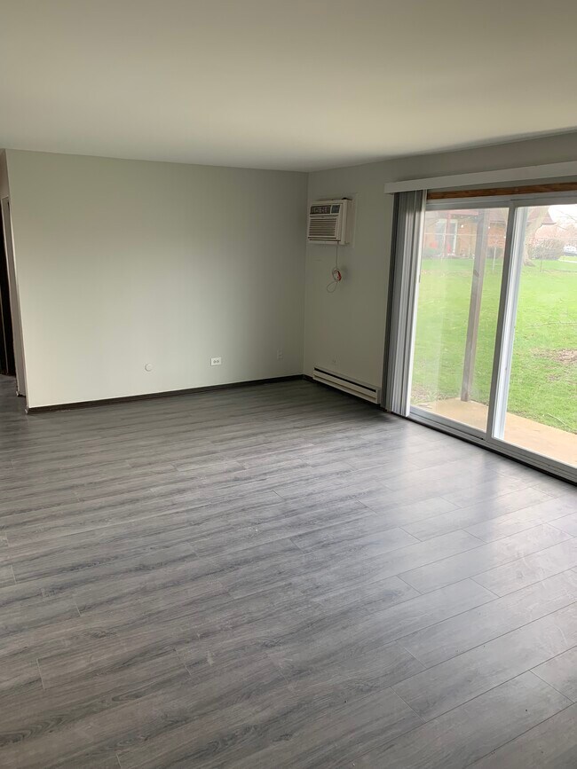 Building Photo - 1023 Shagbark Ct