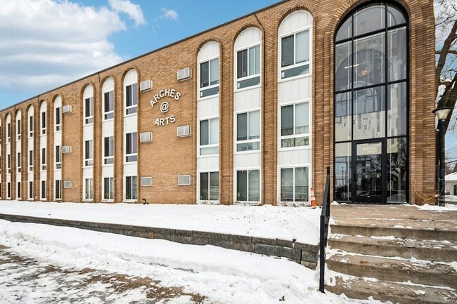 Building Photo - 2525 3rd Ave S