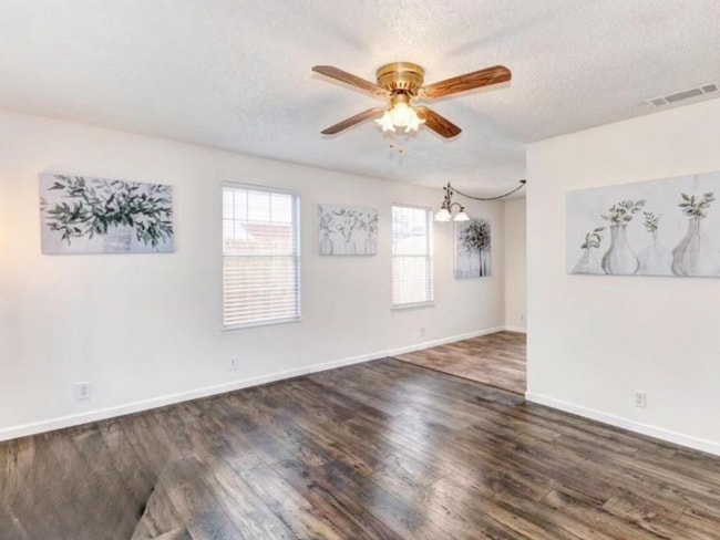 Building Photo - 8145 Lin Oak Way