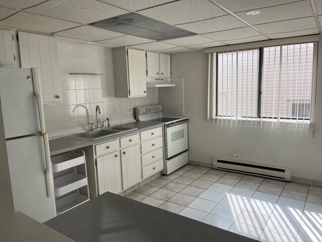 Foto del edificio - 1030 Dunlop Ave