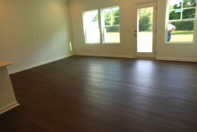 Foto del edificio - 1110 Weavers Trce Dr