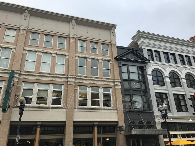 Primary Photo - 402 S Gay St