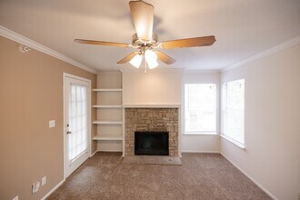 Building Photo - The Crossings Apartments