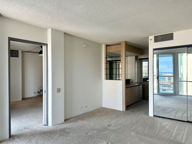 Building Photo - Honolulu Park Place - 2BR/2BA/Tandem Parking