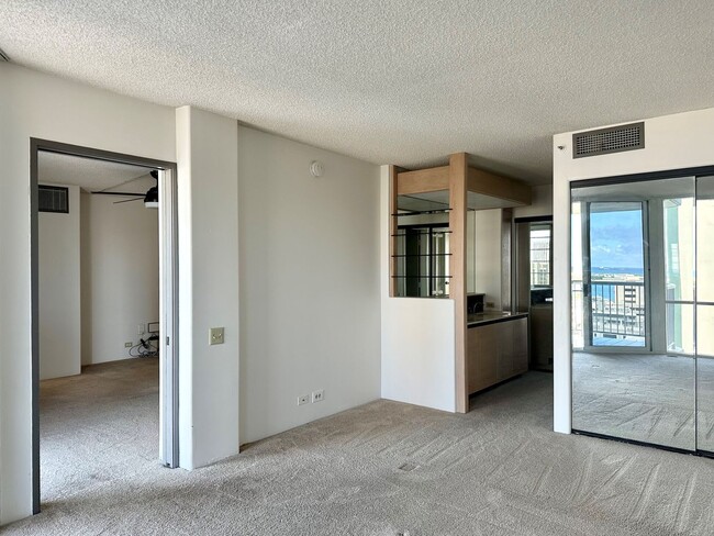 Foto del edificio - Honolulu Park Place - 2BR/2BA/Tandem Parking