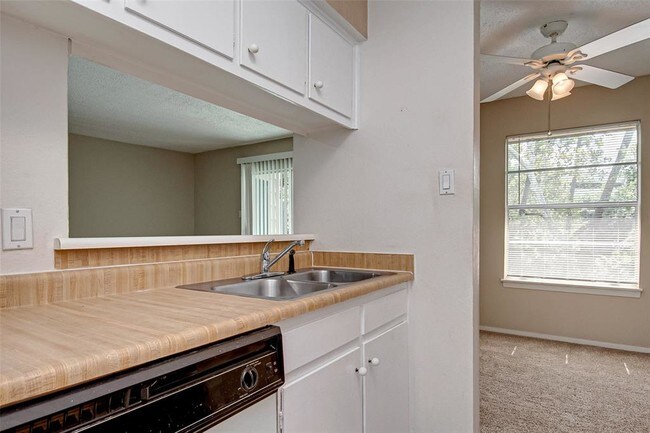 Foto del edificio - 8233 Kingsbrook Rd