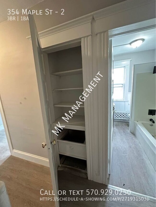 Building Photo - 352-354 Maple St