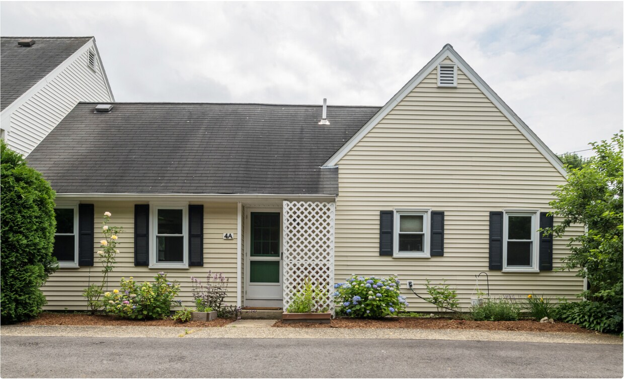 12 State Rd, Plymouth, MA 02360 Townhome Rentals in Plymouth MA