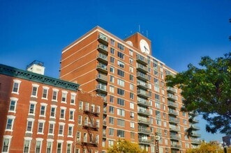 Building Photo - 250 E Houston St