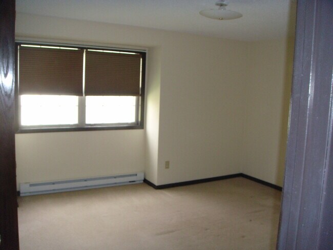 DORMITORIO - 27 Woodhill Ct
