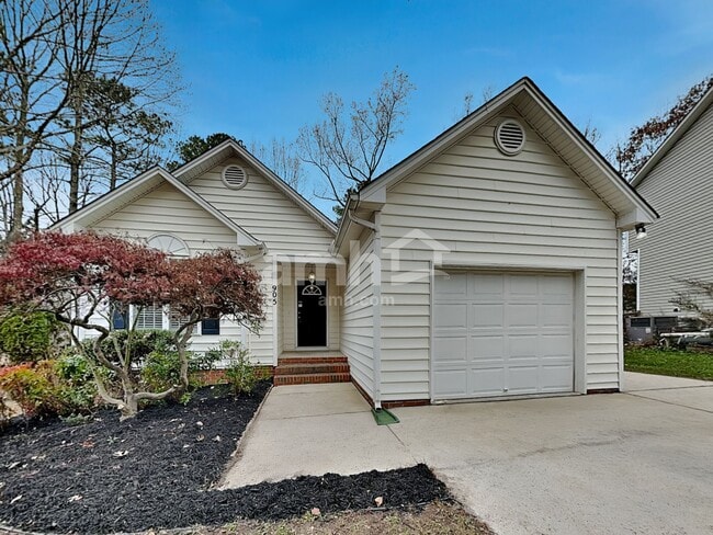 Building Photo - 905 Finchurch Cir