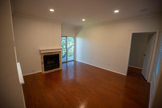 Building Photo - 12166 Metric Blvd