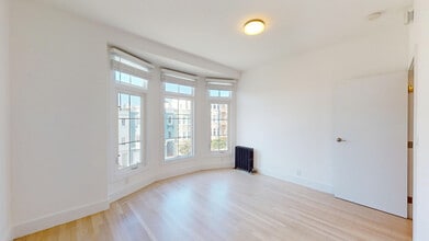 Building Photo - 3320 Octavia St