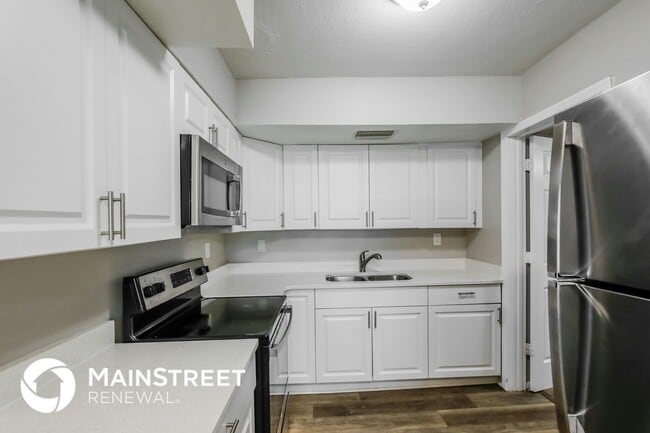 Building Photo - 6212 NW 15th Ct