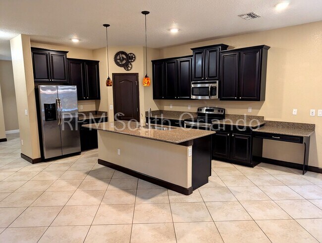 Foto del edificio - 5-Bedroom Home in Harmony