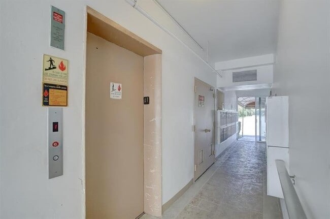 Foto del edificio - 3040 NE 16th Ave