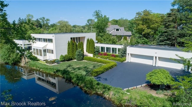 Building Photo - 1424 Lochridge Rd