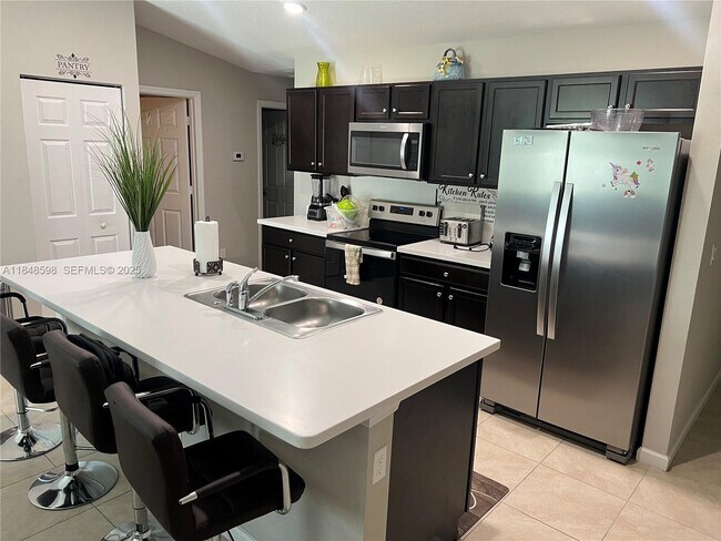 Foto del edificio - 172 SW Langfield Ave