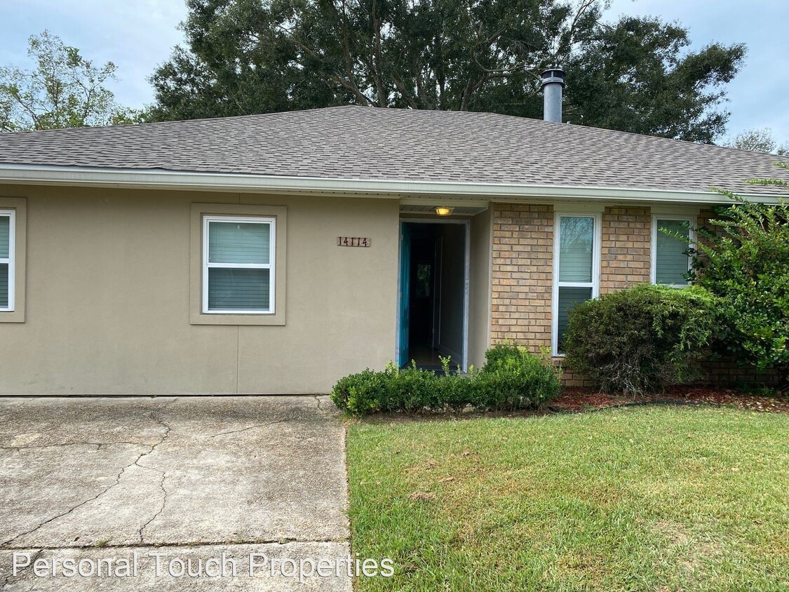 5 br, 2 bath House 14114 Gravier Ave House Rental in Baton Rouge