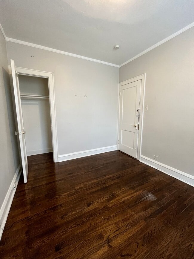 Building Photo - 1527 Greenleaf St