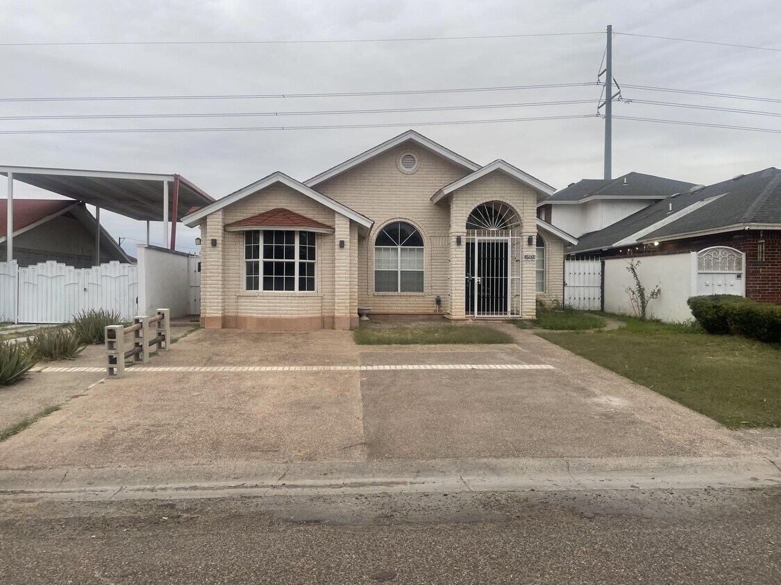 Foto principal - 8741 Augusta Loop