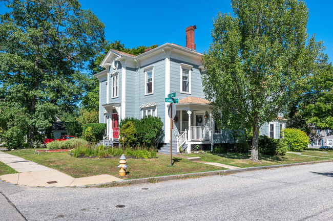 Building Photo - 459 Deering Ave