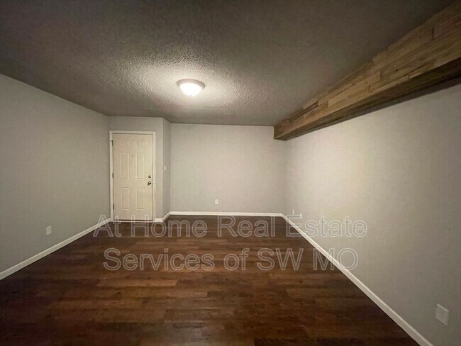 Foto del edificio - 712 E Sunshine St