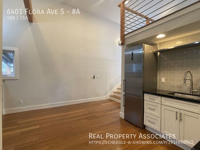 Building Photo - Beautiful newer one bedroom home with priv...