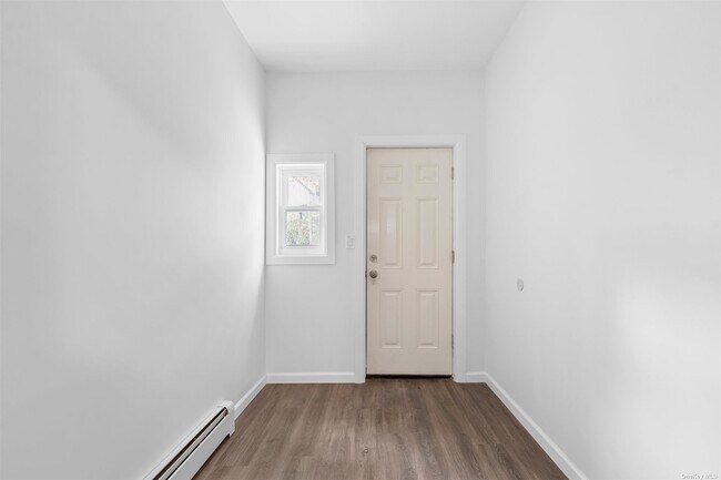 Building Photo - 295 McLean Ave