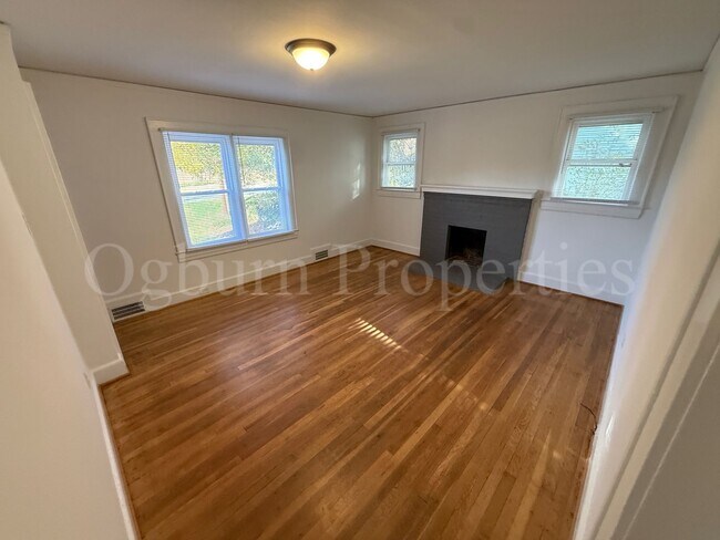 Foto del edificio - 2046 Queen St