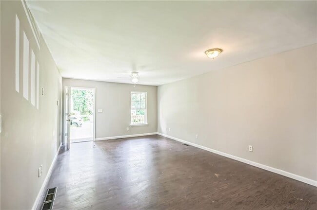 Building Photo - 2045 Baker Rd NW