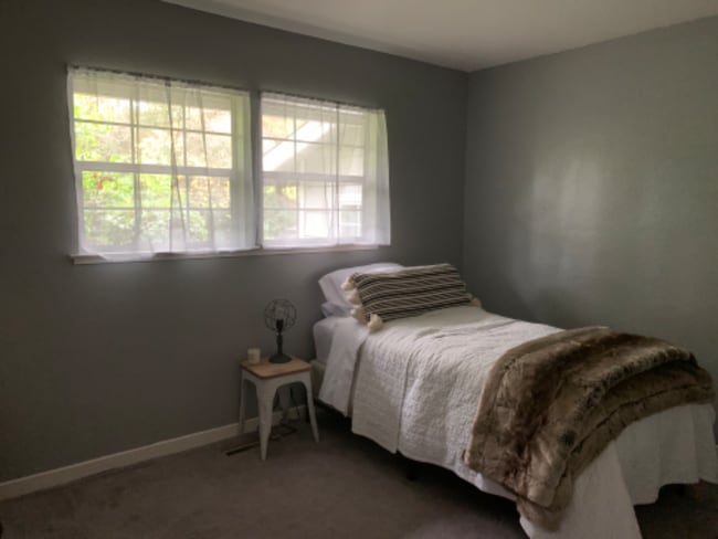 Building Photo - 2231 Overlook Dr