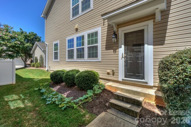 Foto del edificio - 8273 Viewpoint Lane