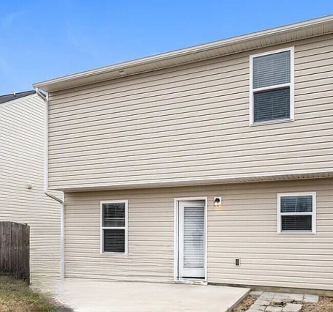 Foto del edificio - 5800 Natick Dr
