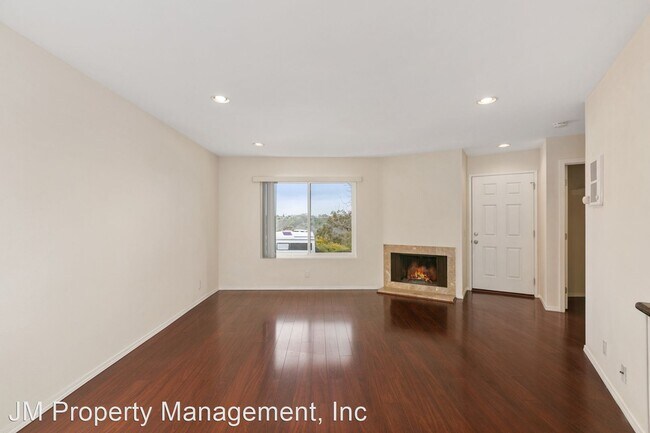 Building Photo - 2 br, 2.5 bath House - 8320 Via Sonoma UNI...