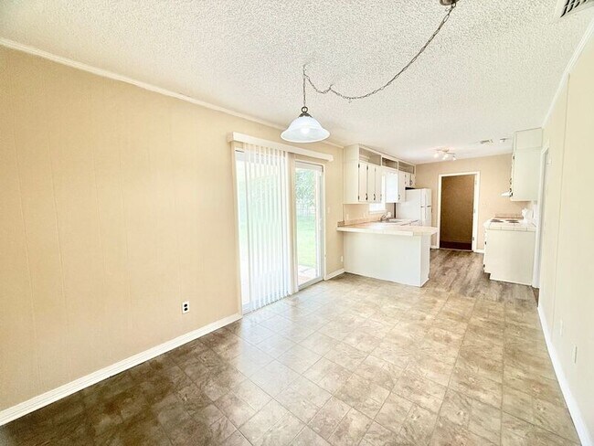 Foto del edificio - 4237 Queens Ct