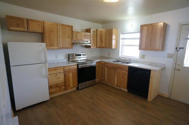 Building Photo - 430 Guilford Ave