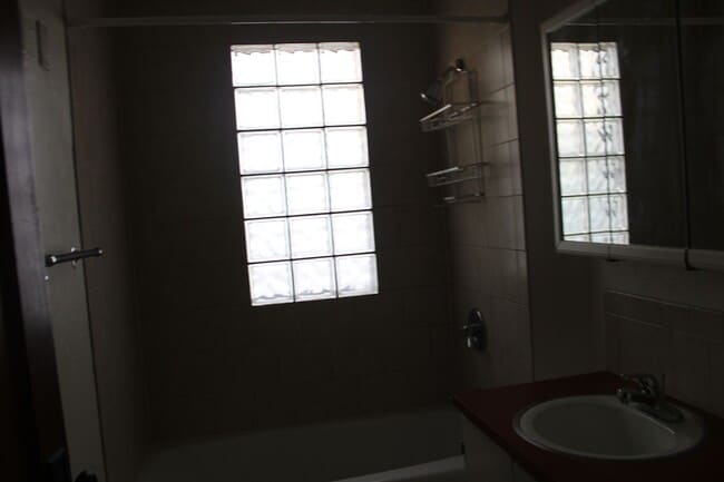 Building Photo - 1732 Laramie St