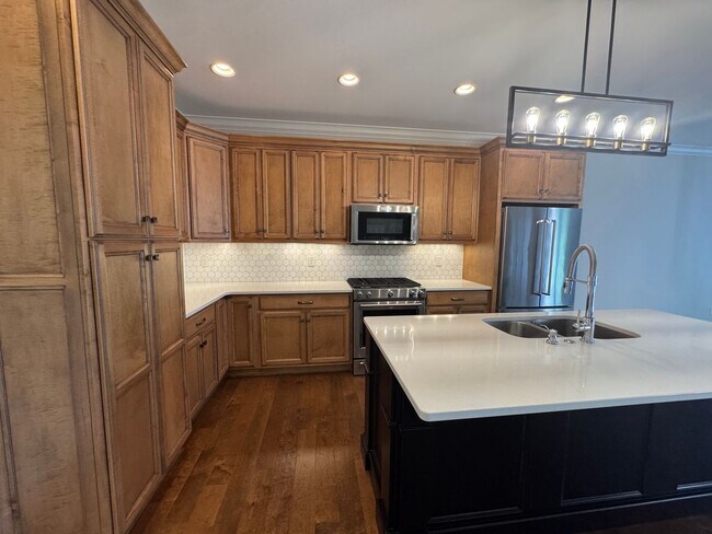 Foto del edificio - 1308 Burl Woods Ct
