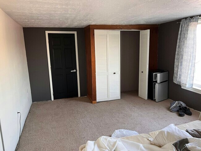 Foto del edificio - 220 W 7th Ave