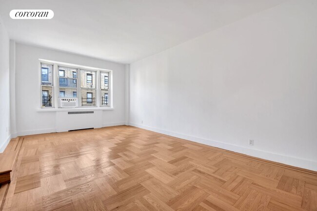 Foto del edificio - 120 Bennett Ave